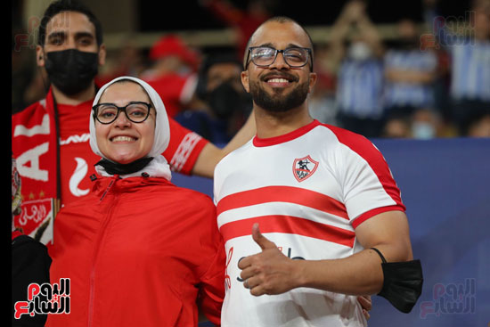 الجماهير تؤازر الاهلي  في المدرجات  (5)