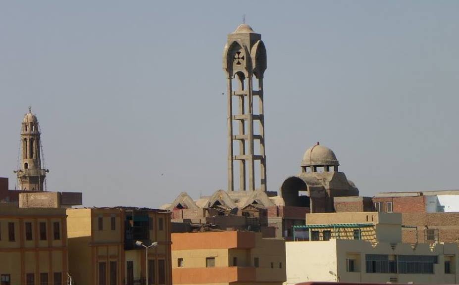 موقع كنيسة الأم دولاجى فى مدينة إسنا من الأعلى موقع كنيسة الأم دولاجى فى مدينة إسنا من الأعلى